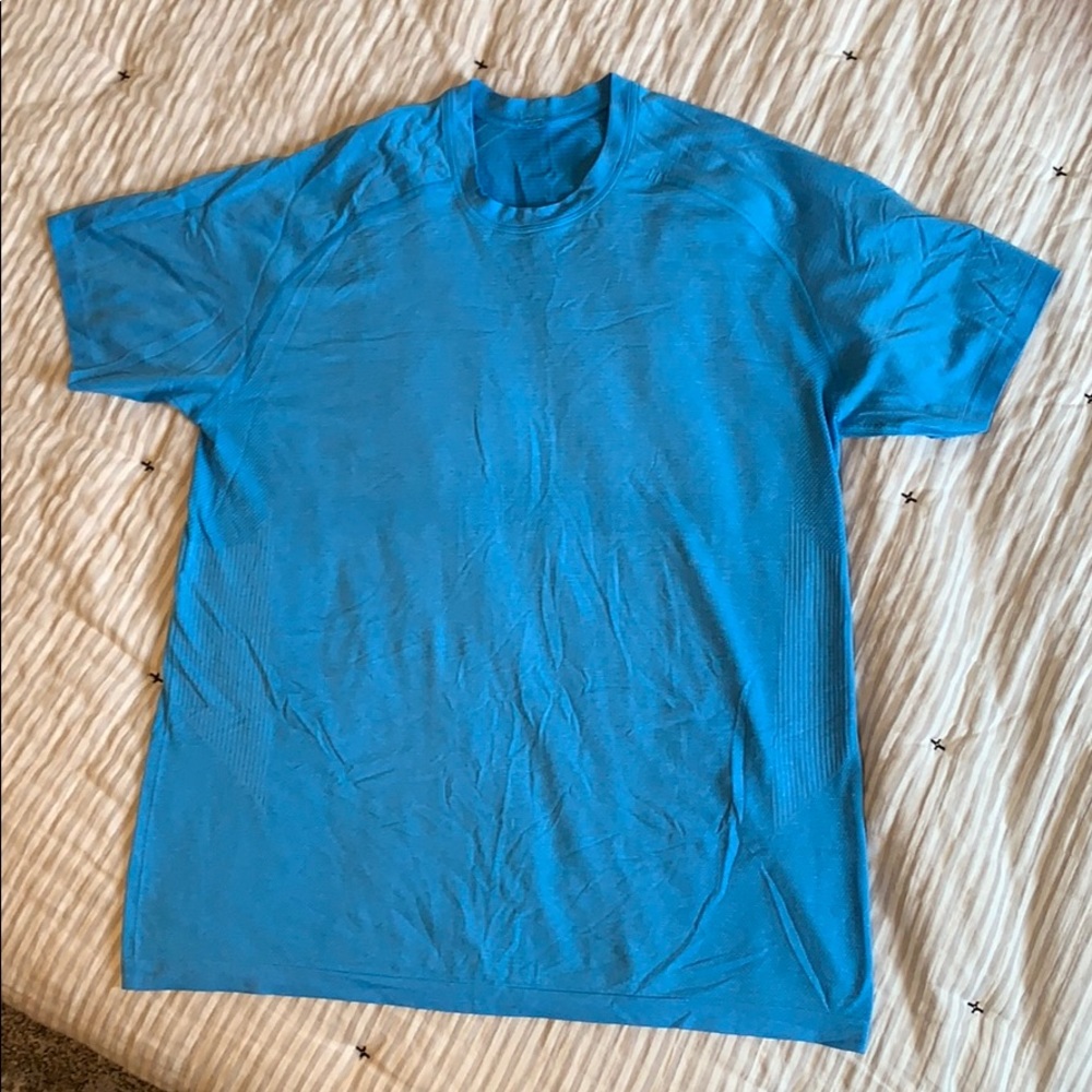 Lululemon guys no seam shirt